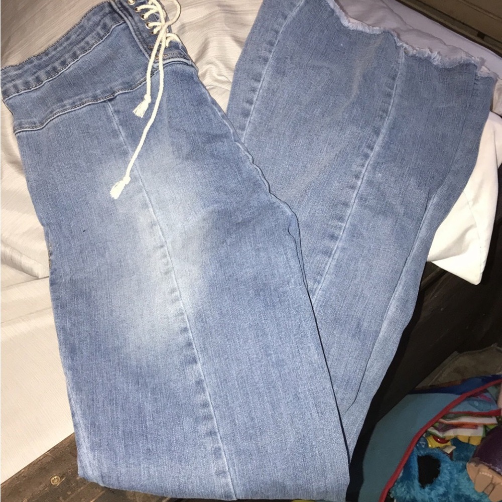 Highwaisted bellbottom jeans